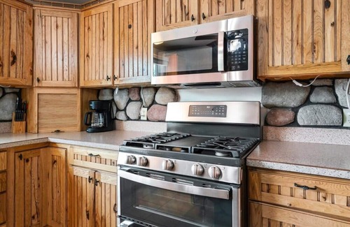 Mayfield Apartment | Family-friendly with Fife Lake access