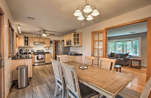 Woodbury House | Family-Friendly Woodbury Home with Yard + Deck!