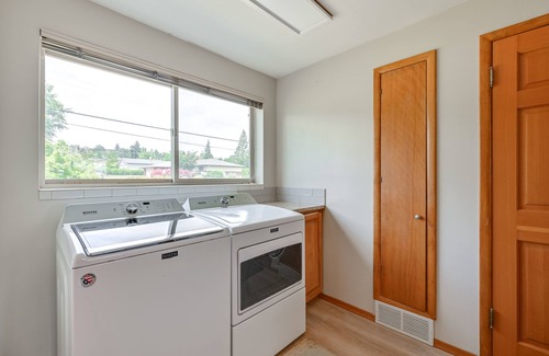 Yakima House | Family-Friendly Yakima Escape w/Yard & Pool!