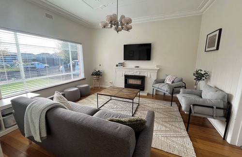 Yarraville House | Family friendly Yarraville