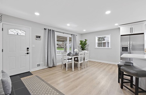 Downers Grove House | Family, Friends and Fun Chicago Getaway