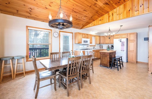 Town of Benton House | Family, fun, and water!