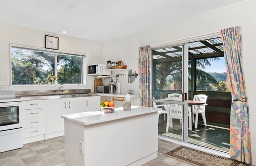Lake Tarawera Cottage | Family Fun at The Lake - Lake Tarawera Home