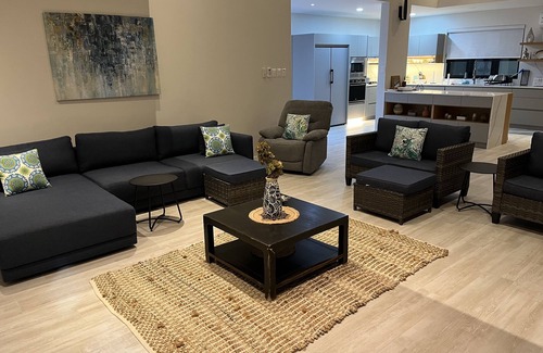 Bon Accord Village Villa | Family fun entertainment villa comfy and relaxing minutes from popular beaches