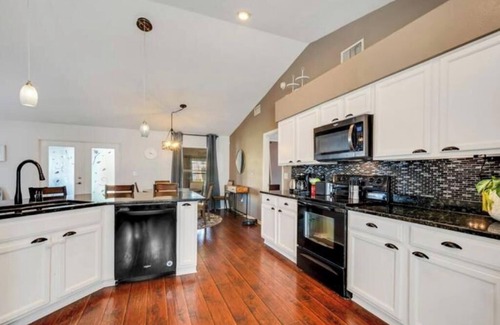 Nichols House | Family Fun Haven: 3 Bed/2 Bath/6 Mi to Legoland/Pet Friendly!