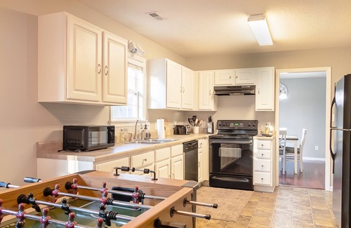 Piney Green House | FAMILY FUN HOUSE MINUTES FROM BASE GATES