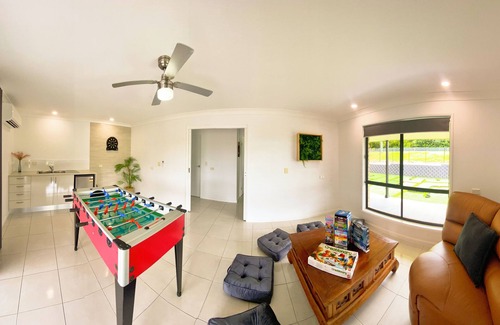 Aratula House | Family Fun Retreat in Aratula – Mini Golf, Games & More!