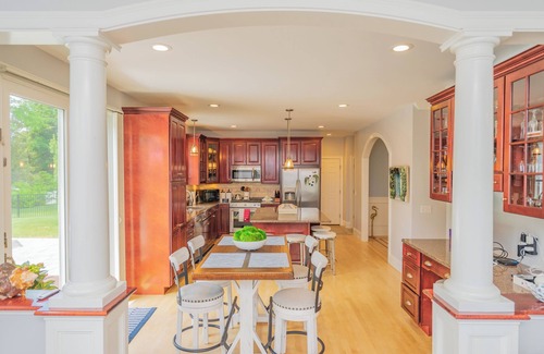 Newport East House | Family Gathering Haven: All-Season Coastal Retreat