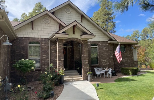 Sierra Pines House | Family Getaway in the Pines