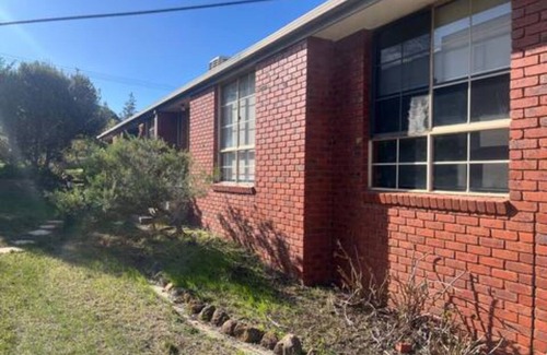 Darley House | Family Getaway, Multiple hiking spots and trails nearby