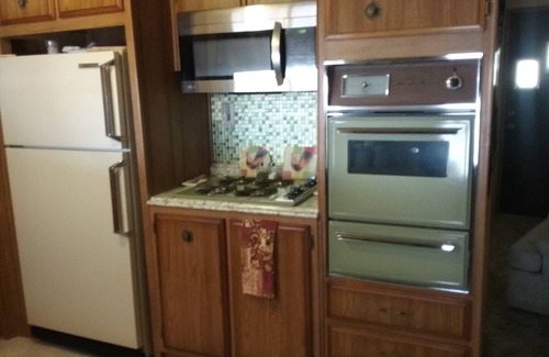 Bullhead City House | Family getaway, Pet Friendly, Snowbirds, Weekend Warriors, Welcome
