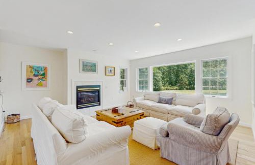 Lagoon Heights House | Family Getaway