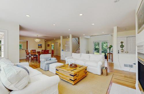 Lagoon Heights House | Family Getaway