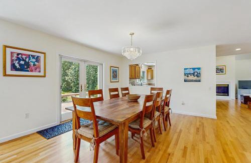 Lagoon Heights House | Family Getaway
