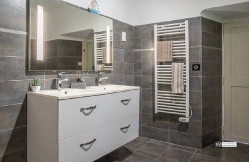 Villeneuve-de-Riviere House | Family Guest House 2