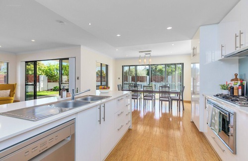 Karrinyup House | Family Haven | Long-Stay Approved | Full Amenities