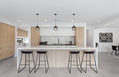 Illawong House | Family Haven - pool+ kids + pets