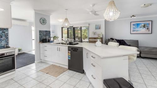 Sandstone Point House | Family Holiday Home At Sandstone Point