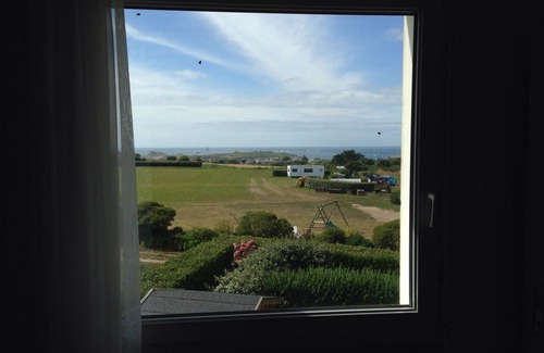 Porspoder House | Family holiday home, beautiful 180 degree sea view on the coast and the lighthouse