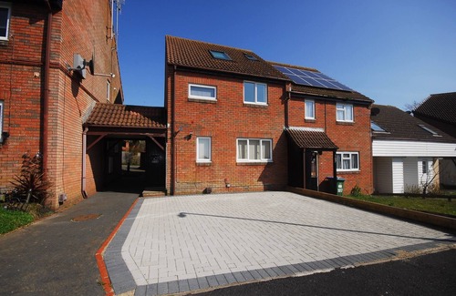 Peacehaven Apartment | Family Holiday Home With Hot Tub Sleeps 8