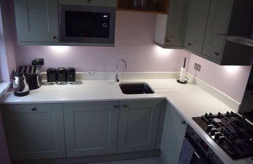Newquay City Centre House | Family Holiday Home, Very Close to Beach, in Quiet Road. Private Garden.