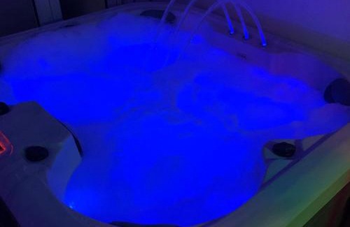 Peacehaven House | Family Holiday Home With Hot Tub Sleeps 8