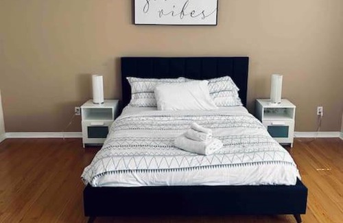 Churchill Meadows House | Family home 5 bedroom home in Mississauga free parking