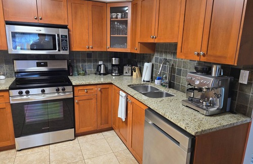 District of North Vancouver Apartment | Family Home - Apartmentn
