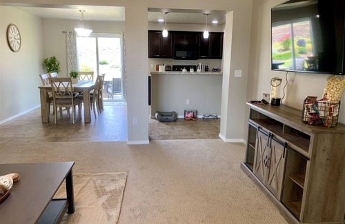 Star House | Family Home Great For Gatherings + Office