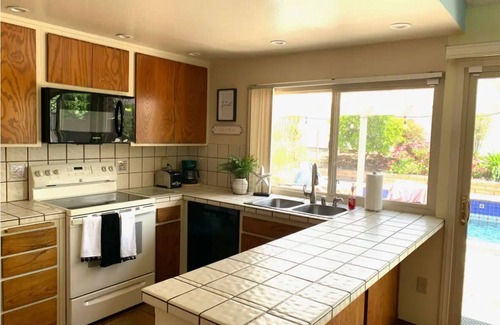 Clairemont Mesa East House | Family home in Clairemont with Pool - close to everything!