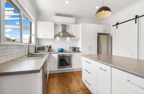 Orange East House | Family Home in East Orange - Cosy & Spacious