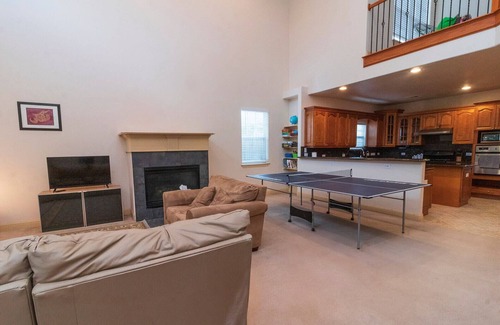 Richardson House | Family Home in Quiet Dallas Suburban Neighborhood