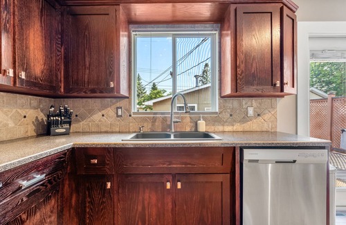 Southwest Calgary House | Family Home in Southwood w Hot Tub Sleeps 9