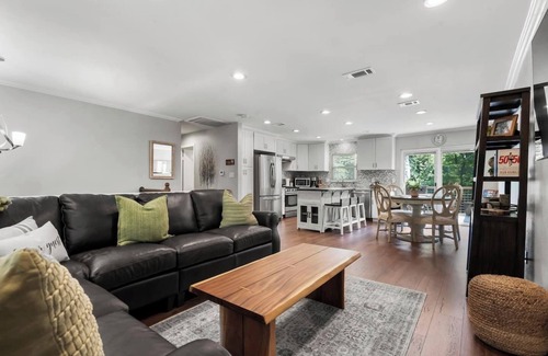 Grogan's Mill House | Family Home in The Woodlands