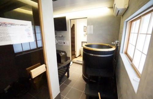 Tanimachi Apartment | Family Home Karahori House