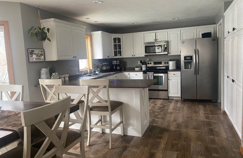 Neenah House | Family home near 2024 NFL draft & only 14miles from EAA