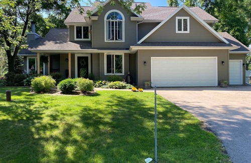 Neenah House | Family home near 2024 NFL draft & only 14miles from EAA