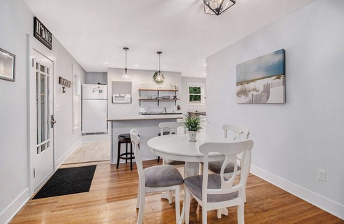 Manistee House | Family Home Near Beach, Downtown, Marina