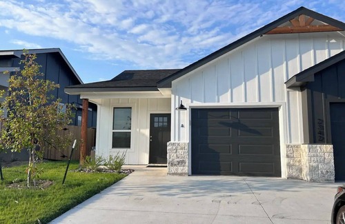 Heidenheimer House | Family Home Near Va Hospital