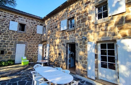 Les Salelles House | Family home with character