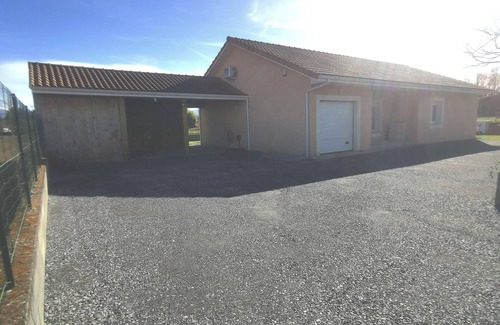 Juillan House | Family home with pool