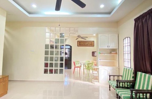 Kampung Sekati House | Family Homestay