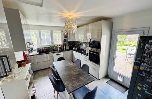 Villepreux House | Family house 15 mins from the Palace of Versailles
