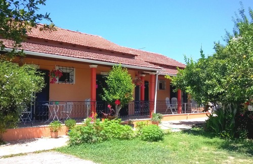 Melikia House | Family House beside the River