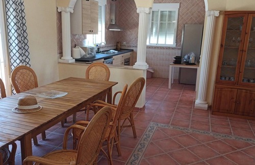 Elche Cottage | Family House near the Sea