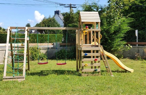 Trevou-Treguignec House | family house with garden near the sea