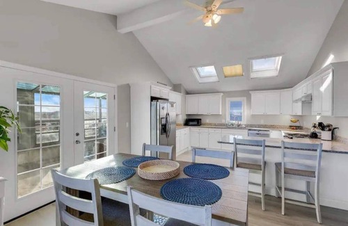 Hampton Apartment | Family, Kid, & Pet-Friendly, Sleeps 6+, Backyard & Grill