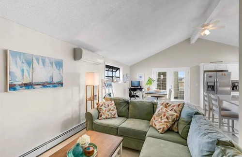 Hampton Apartment | Family, Kid, & Pet-Friendly, Sleeps 6+, Backyard & Grill