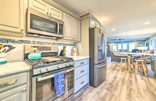 Higgins Lake House | Family Lakefront Retreat Fish, Boat and Hike!