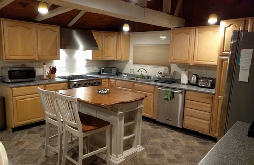 Stratton House | Family Lodge Btwn Stratton & Mt Snow - TESLA Charger